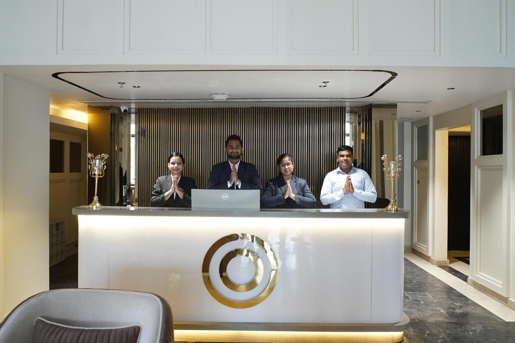 Hotel Ornate Lucknow Esterno foto